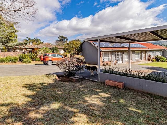 4 Bedroom house for sale in Fontainebleau, Randburg
