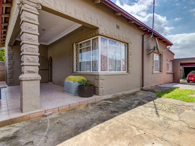 3 Bedroom House For Sale in Forest Hill