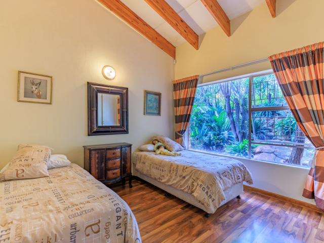 3 Bedroom House For Sale in Faerie Glen