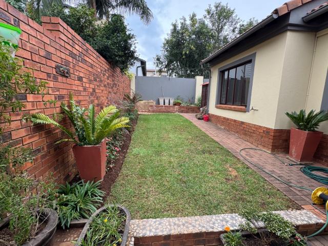 3 Bedroom House For Sale in Faerie Glen