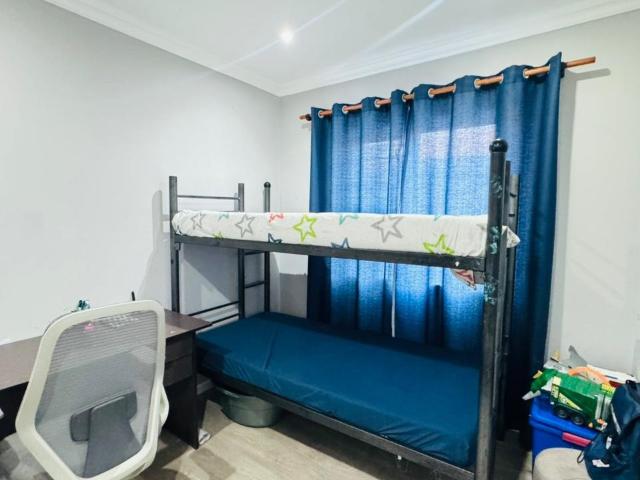 3 Bedroom House For Sale in Fairview