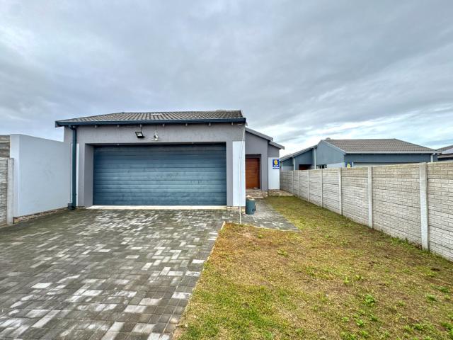 3 Bedroom House For Sale in Fairview