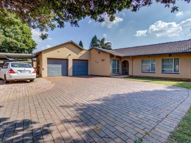 3 Bedroom House For Sale in Farrarmere