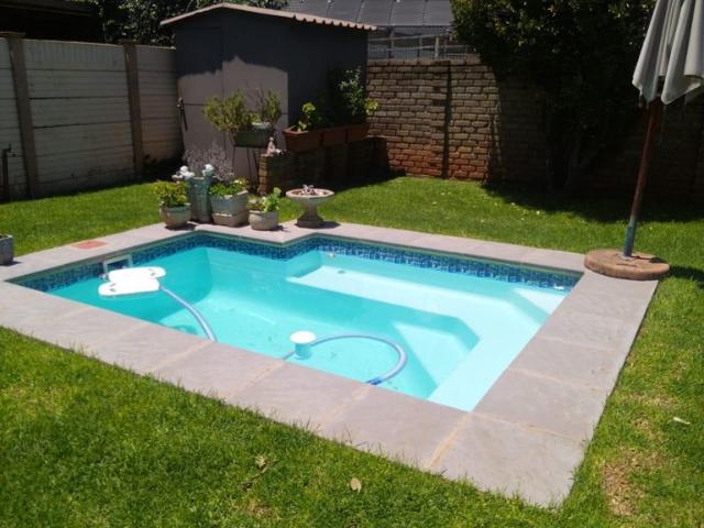 3 Bedroom House For Sale in Flora Gardens