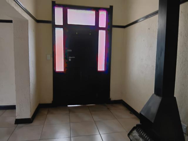 3 Bedroom House For Sale in Florentia