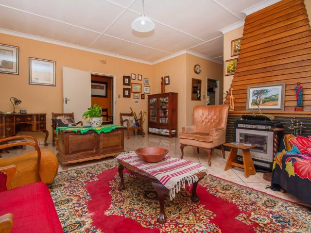 3 Bedroom House For Sale in Florida View