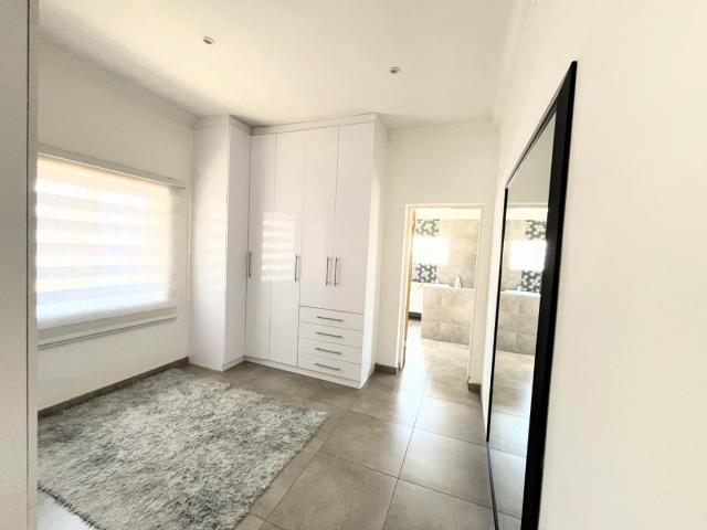 3 Bedroom House For Sale in Florida North