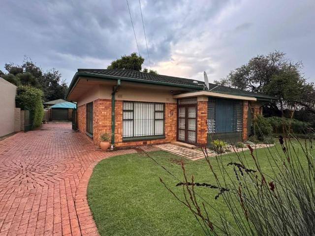 3 Bedroom house sold in Florida, Roodepoort