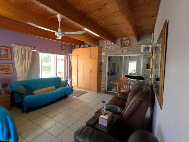 3 Bedroom House For Sale in Franskraal