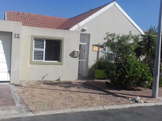 3 Bedroom house for sale in Franskraal, Gansbaai