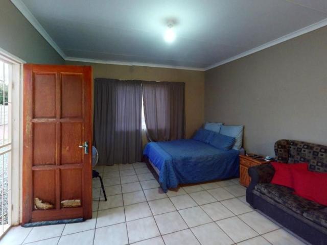3 Bedroom house for sale in Keidebees, Upington