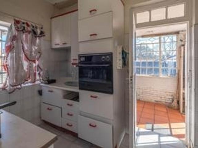 3 Bedroom House For Sale in Kensington