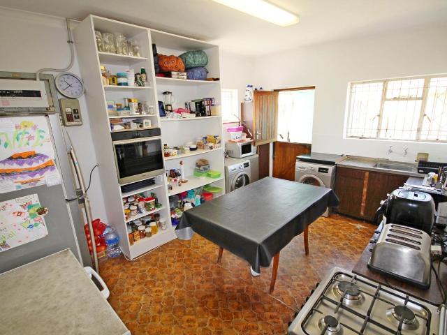 3 Bedroom house for sale in Kensington, Cape Town