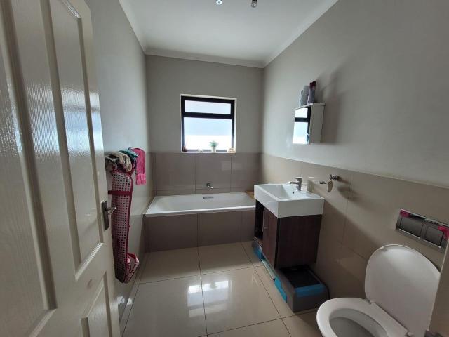 3 Bedroom House For Sale in Kidds Beach