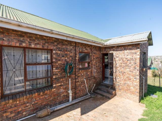 3 Bedroom House For Sale in Kingswood