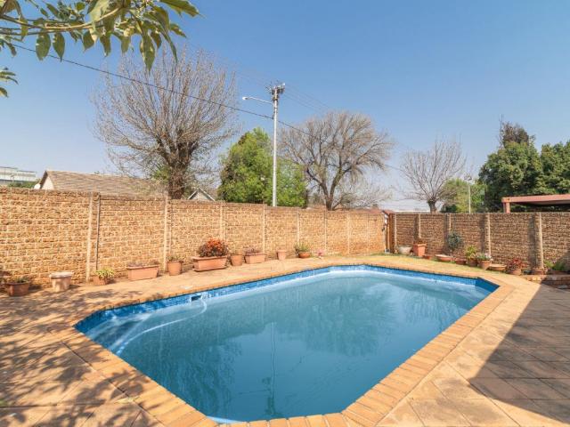 3 Bedroom House For Sale in Klopperpark