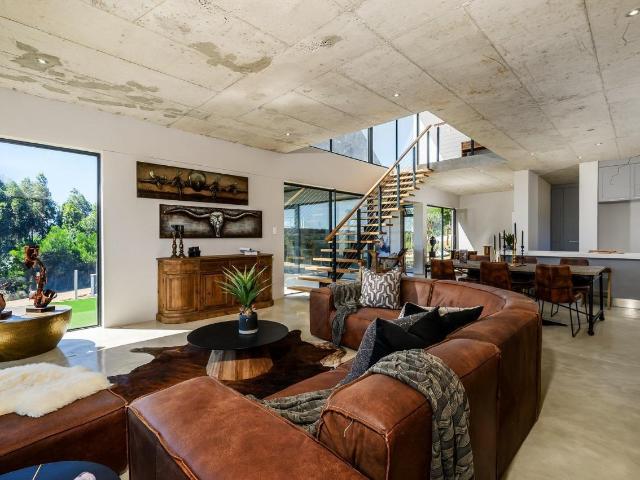 3 Bedroom House For Sale in Kragga Kamma