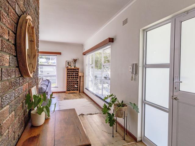 3 Bedroom House For Sale in Hoog En Droog