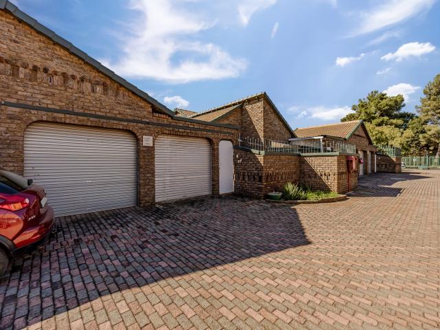 3 Bedroom House For Sale in Horizon View