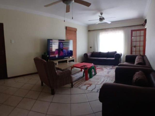 3 Bedroom House For Sale in Heatherview