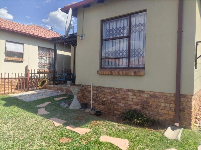 3 Bedroom house for sale in Heatherview, Akasia