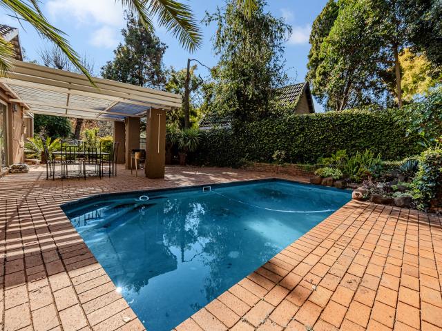 3 Bedroom House For Sale in Helderkruin