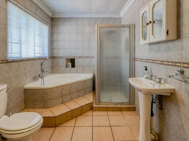 3 Bedroom House For Sale in Highveld