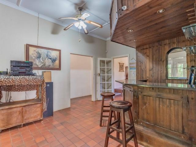 3 Bedroom House For Sale in Hillcrest Central