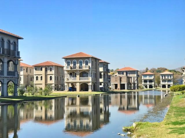 3 Bedroom House For Sale in Ifafi