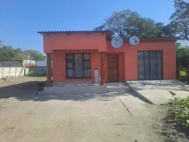 3 Bedroom House For Sale in Oos Einde