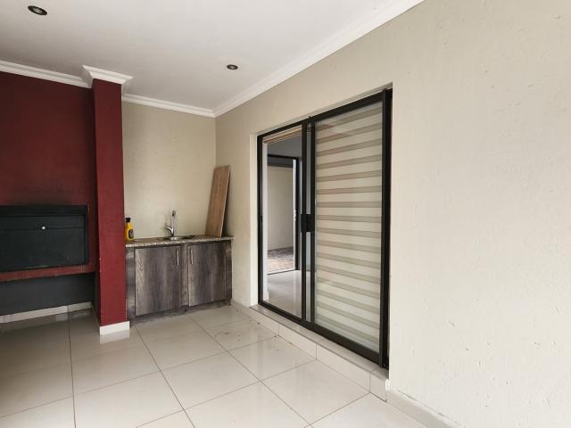 3 Bedroom House For Sale in Olympus AH