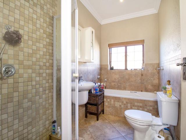 3 Bedroom House For Sale in Olympus AH