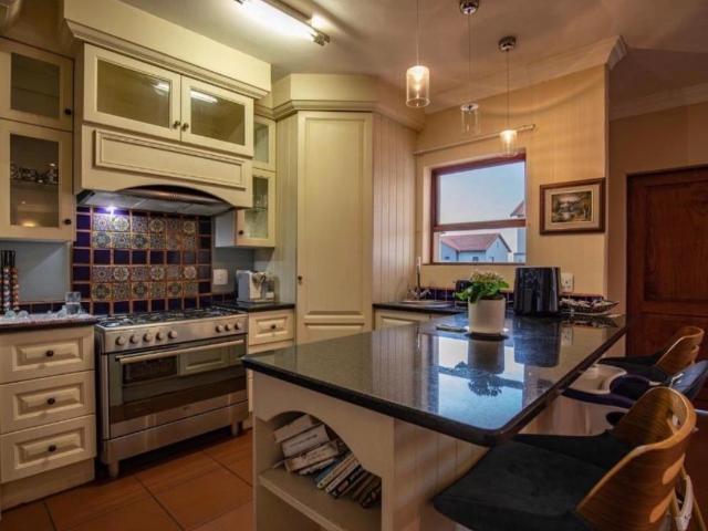 3 Bedroom House For Sale in Olympus AH