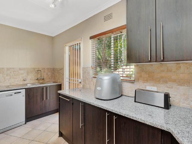 3 Bedroom House For Sale in Olivedale