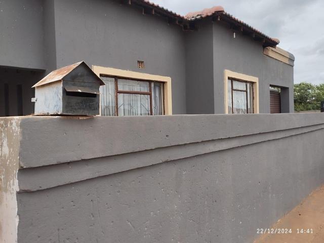3 Bedroom House For Sale in Orange Farm