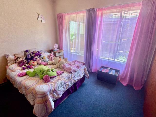 3 Bedroom House For Sale in Orkney Park