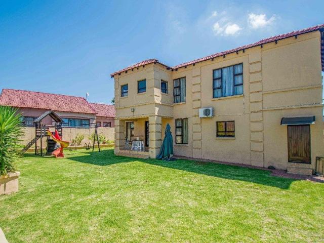 3 Bedroom House For Sale in Ormonde