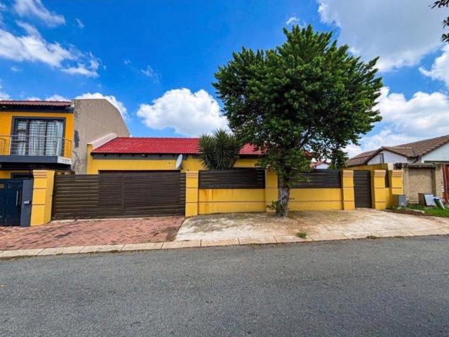 3 Bedroom House For Sale in Ormonde