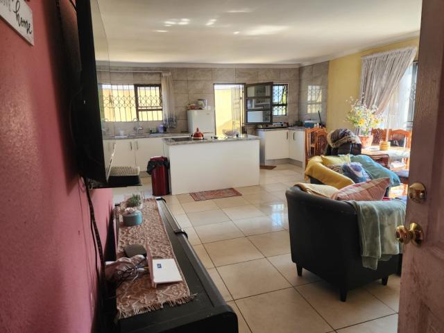 3 Bedroom House For Sale in Ormonde View