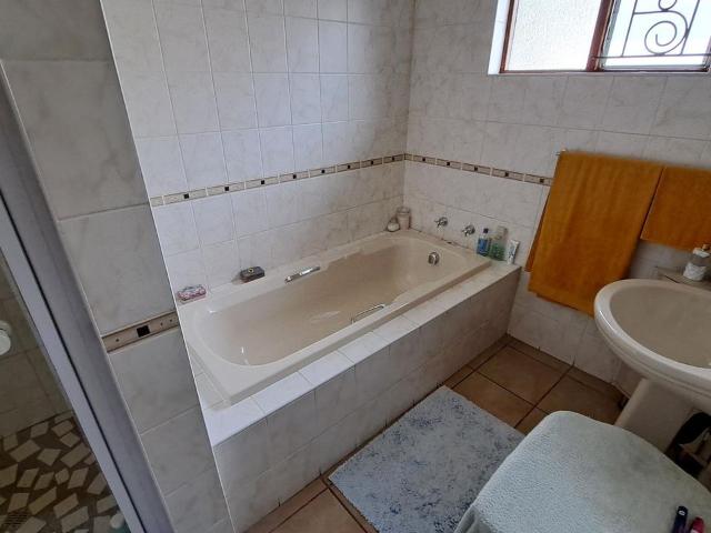 3 Bedroom house for sale in Oudtshoorn North