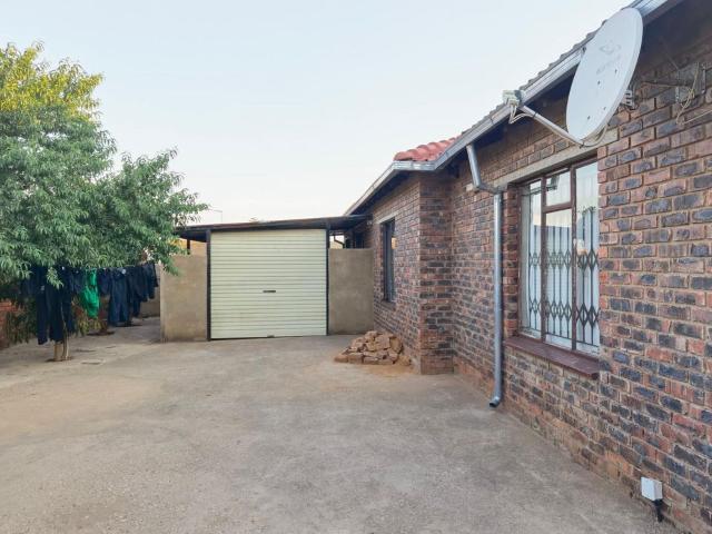 3 Bedroom house for sale in Lotus Gardens, Pretoria