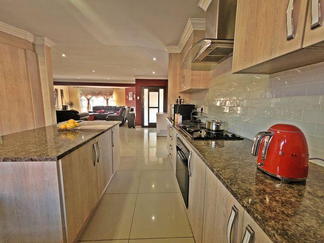 3 Bedroom House For Sale in Lourierpark