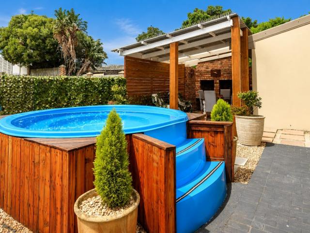 3 Bedroom House For Sale in Lovemore Park