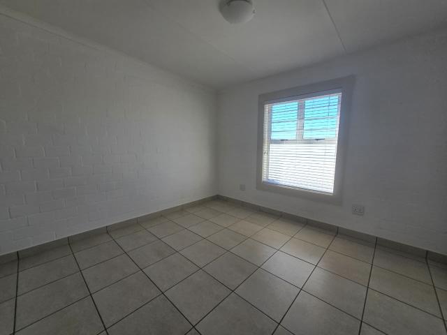 3 Bedroom House For Sale in Lampiesbaai