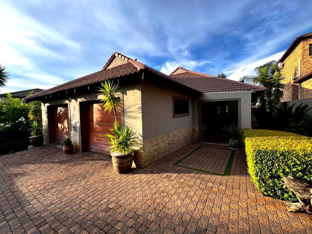 3 Bedroom House For Sale in Langenhovenpark