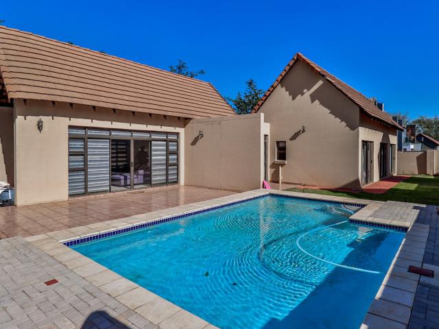 3 Bedroom House For Sale in Leloko Lifestyle & Eco Estate
