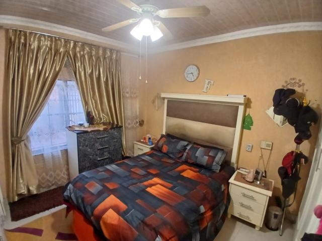 3 Bedroom House For Sale in Lenasia South