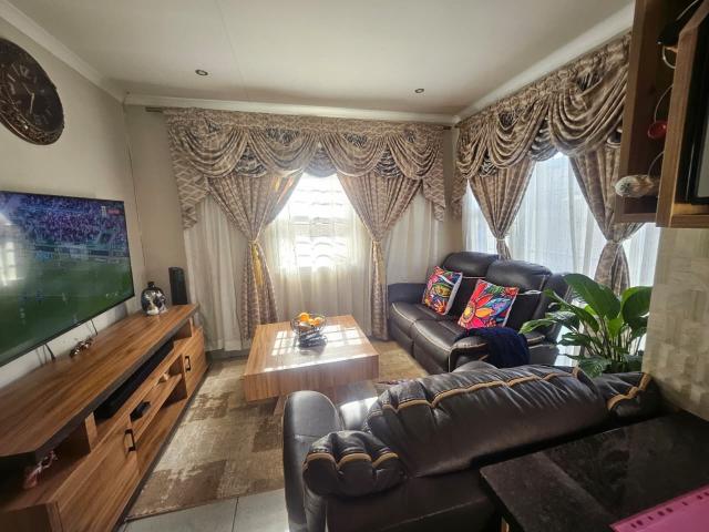 3 Bedroom House For Sale in Leopard's Rest Security Estate