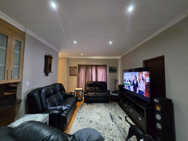 3 Bedroom House For Sale in Lydenburg