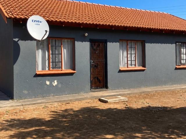 3 Bedroom House For Sale in Mmabatho Unit 13